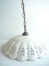 Suspension En Laiton Ou Fer Avec Abat-Jour En Céramique Découpée Blanche 40 Cm