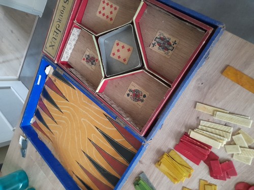 Boîte jeux ancienne - boîte,