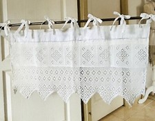 Petit RIDEAU "VINTAGE" Fait main, blanc cassé , dentelle, style ancien shabby