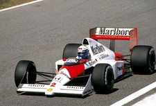 Alain Prost conduisant une