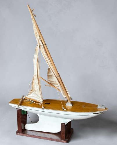 Old wooden pond - yacht, star