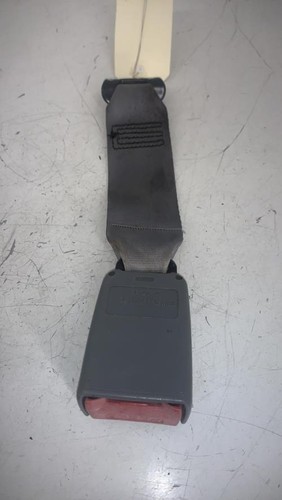 Attache ceinture arriere - , droit