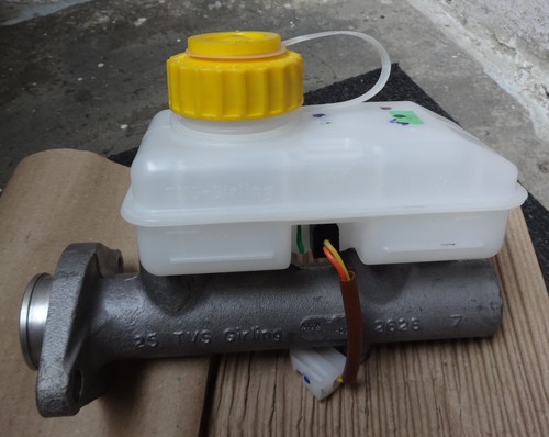 Master cylinder assly booster - master,
