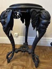 Guéridon à Têtes d’ Éléphants en Bois Noirci -Défenses en Bois - Napoléon III