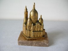 Ancien presse-papier Le Sacré Coeur Souvenir de Paris en régule doré sur marbre