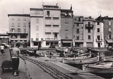 Carte postale postcard 10x15cm SAINT-TROPEZ VAR quais pêcheur hôtel timbrée 1959