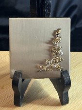 Ancien poudrier en métal argenté et doré - Modèle aux roses - Milieu du XXè