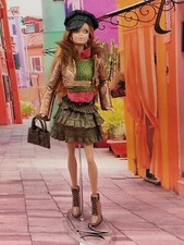 BARBIE  STEFIE FACE bras articulés et garde robe 6 tenues   OOAK