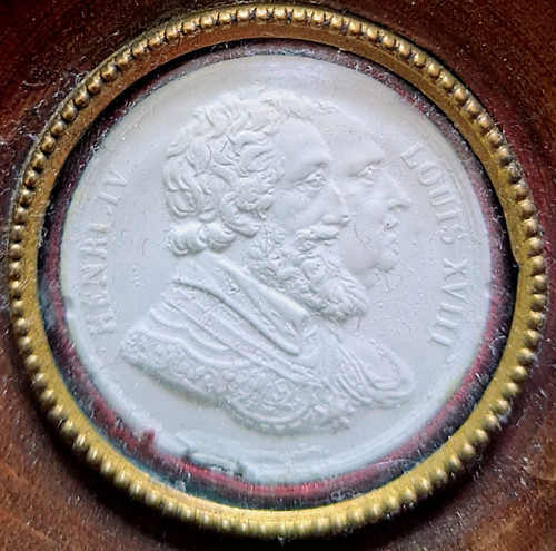 Rare bas relief papier - bas, en