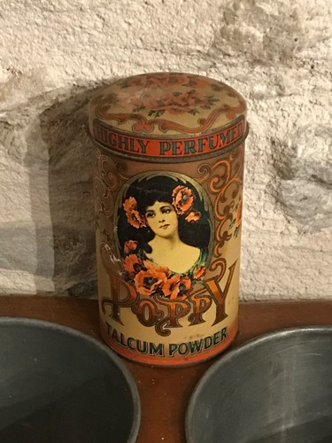 Ancienne boîte publicitaire