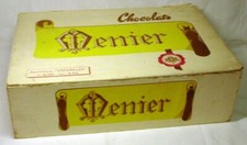 CHOCOLAT MENIER GRANDE BOITE EN BOIS ASSORTIMENTS VERSAILLES no 9133 de 3 kilos