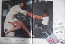 PUBLICITÉ FEMMES À TRAVERS WELL COLLANTS GUIRLANDE