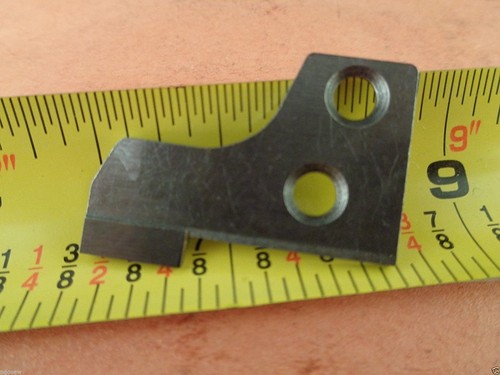 Couteau inférieure surjeteuse