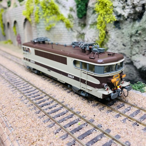 Locomotive électrique 9515 - électrique,