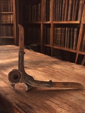 Bouchonneuse manuelle ancienne