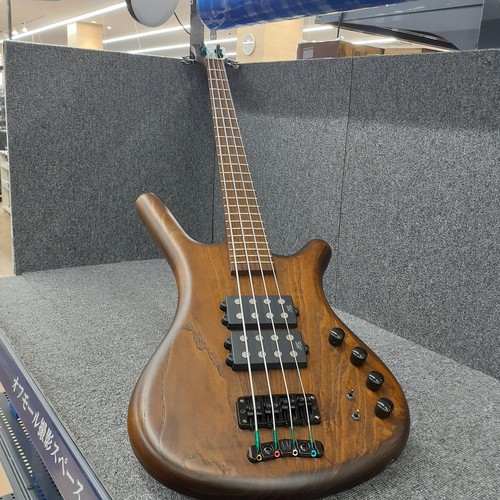 Guitare basse électrique