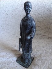 ancien bronze asiatique femme à l'ombrelle