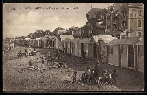 Cpa lion sur mer plage - la, et