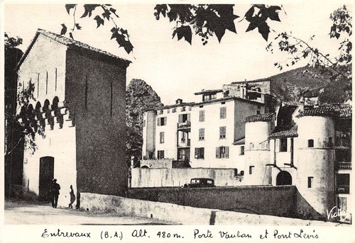 04-ENTREVAUX-N�T201-B/0139