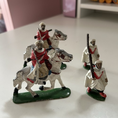 Lot figurines quiralu - lot,