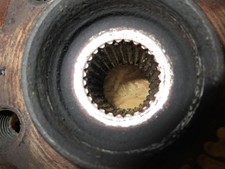 Pivot de moyeu avant droit