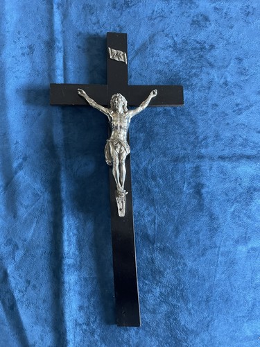 Ancien crucifix bois noirci - , et