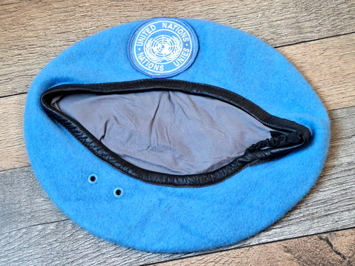 Béret militaire bleu ciel - un,