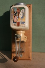 moulin à café mural Peugeot frères décor Provence.