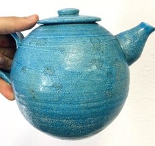 Sublime théière ancienne en pâte égyptienne Signée Thierry Breuvart, numérotée