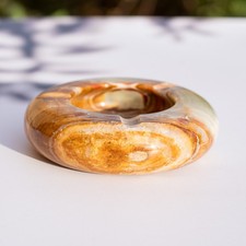 Cendrier en Onyx Marbré et en CADEAU un dauphin ou un cygne.