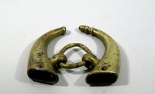  ANCIENNES CORNES DE COLLIER DE CHEVAL DE TRAIT, bronze, passe-guides