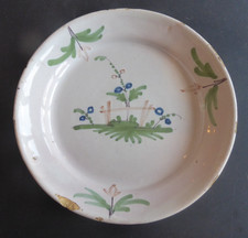 Assiette  ancienne faïence    Décor floral - 19 cm 19ème