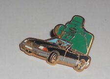 Pin's voiture / Produit d'entretien GS27 (signé Boussemart)