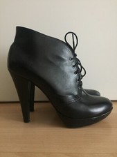 Bottines à lacets et à talons GEOX pointure 40