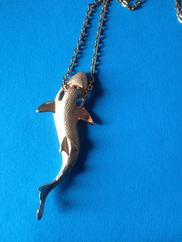 Pendentif requin plaqué - or, +