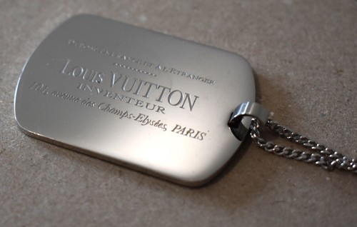 Louis vuitton rare pendentif - vuitton,,