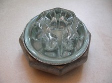 Ancien pique fleurs 9 trous en