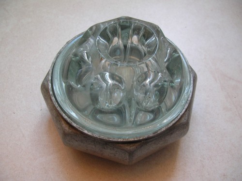 Ancien pique fleurs trous - pique, en