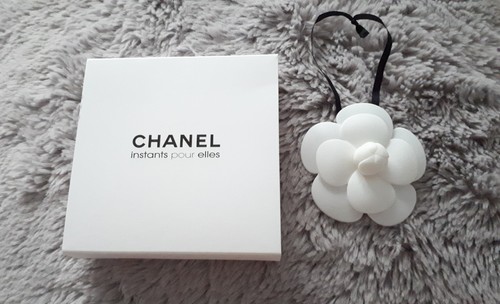 Camélia chanel neuve - camélia,