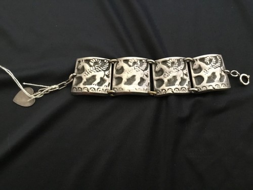 Joli bracelet signé - ,