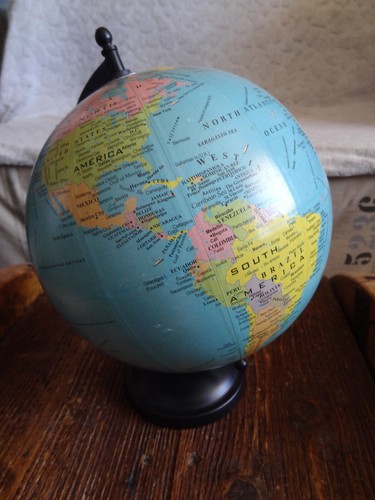 Ancien petit globe terrestre - globe,