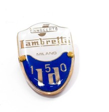 C151 - ÉCUSSON Avant En Plastique LAMBRETTA LD 150