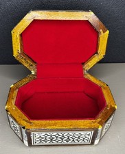 Boite octogonale bois marqueté nacré intérieur velours rouge vintage