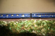 Lot de 2 voitures lits TEN de la DB de marque TRIX