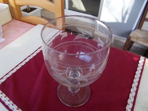 Grand verre sur pied - ,, en