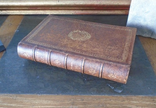 Livre cachette secret avec - a,