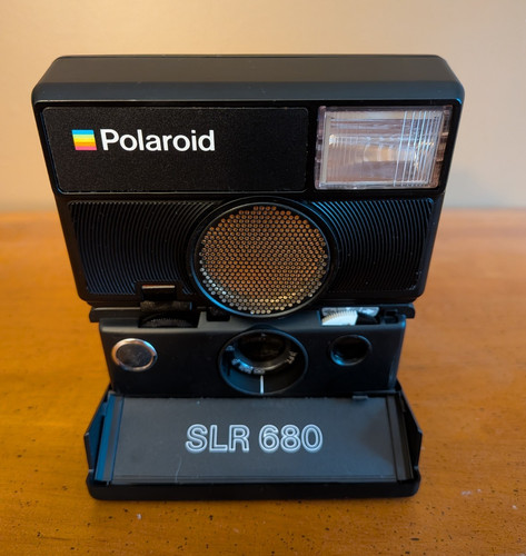 Polaroid slr 680 black vintage - polaroid,
