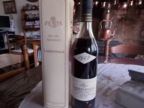 Bouteille vieil armagnac - de,