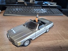 Voiture miniature MEDAILLER