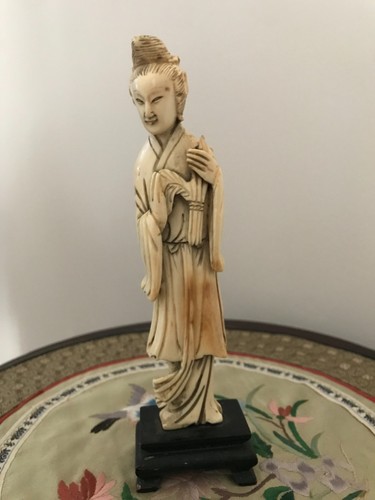 Sculpture figurine statuette - figurine,